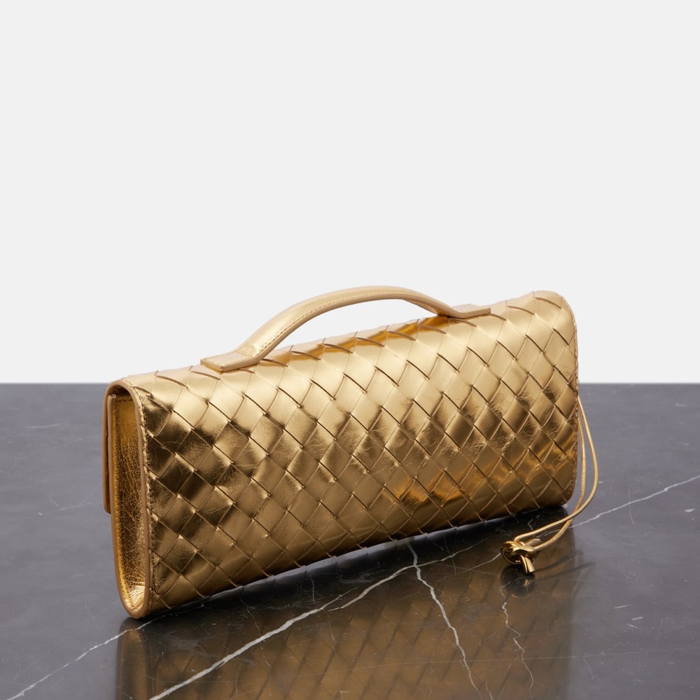 BOTTEGA VENETA Andiamo Clutch - Picture 3 of 15